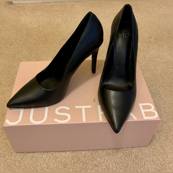NWT classic black heels - Picture 2 of 5